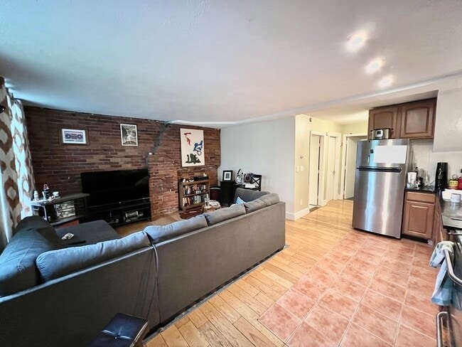 99 Saint Botolph St, Unit 2