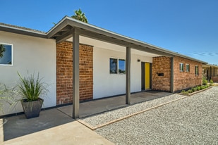 1930 E Missouri Ave in Phoenix, AZ - Building Photo