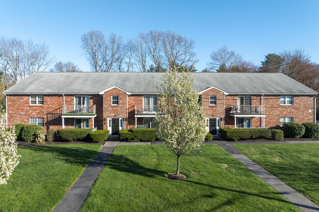 Kingswood Condominiums in Abington, MA - Building Photo - Building Photo