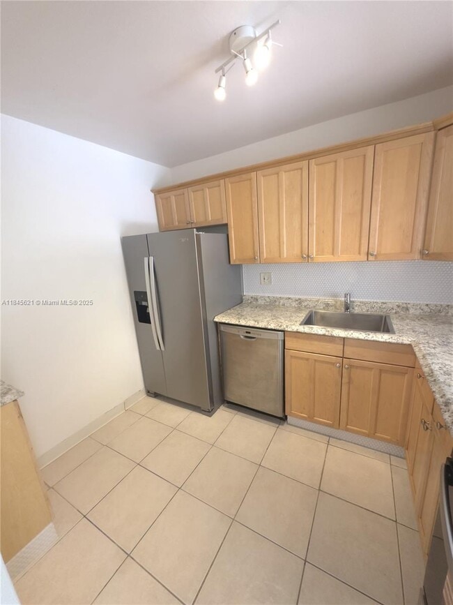 12290 NE 11th Ct in North Miami, FL - Building Photo - Building Photo