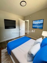 7833 Towne Ave in Los Angeles, CA - Building Photo - Building Photo