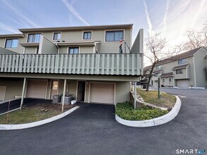 17 Coram Rd in Shelton, CT - Building Photo - Building Photo