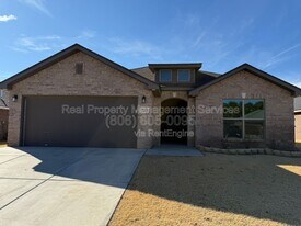 7115 90th St in Lubbock, TX - Building Photo