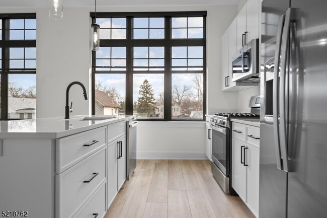 1 Union Ave in Cresskill, NJ - Building Photo - Building Photo