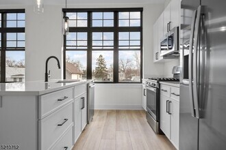 1 Union Ave in Cresskill, NJ - Building Photo - Building Photo