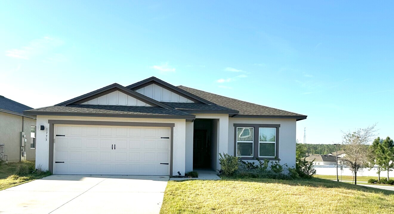 1773 Sundance Chase Rd in Minneola, FL - Foto de edificio