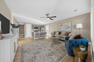 120 Rose Edd Blvd in Oak Grove, KY - Foto de edificio - Building Photo