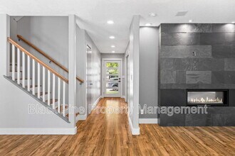 6018 N Silver Maple Ave in Meridian, ID - Building Photo - Building Photo