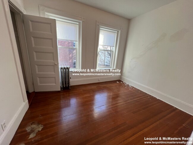 146 Oxford St, Unit 8