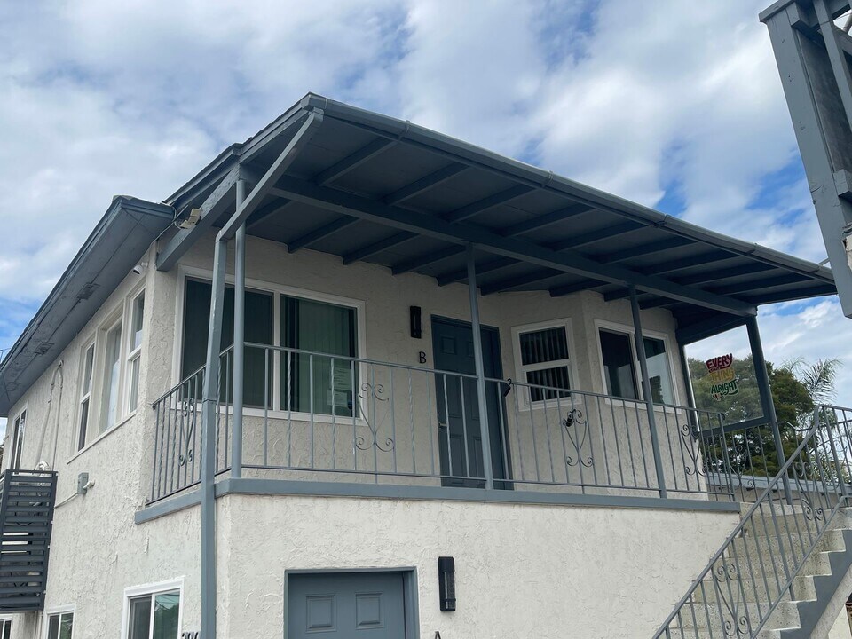 3804 52nd St in San Diego, CA - Foto de edificio