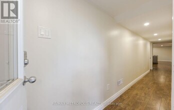 2699 Sherhill Dr in Mississauga, ON - Building Photo - Building Photo