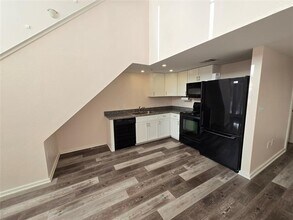 5111 Manett St in Dallas, TX - Foto de edificio - Building Photo