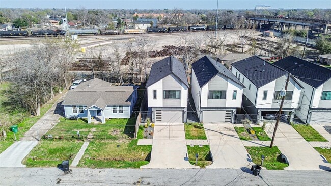 4211 Nichols St in Houston, TX - Building Photo - Building Photo