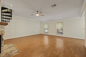 98 W Trillium Cir in Spring, TX - Building Photo - Building Photo