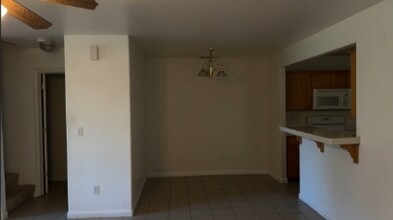 1976 Whitley Ave in Corcoran, CA - Building Photo - Building Photo