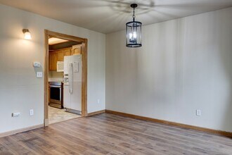 1250 SW Heller Rd in Oak Harbor, WA - Building Photo - Building Photo