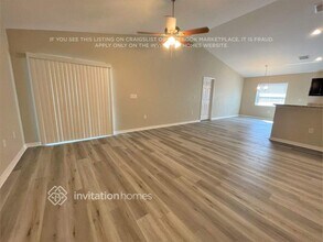 5120 33rd Ave E in Palmetto, FL - Foto de edificio - Building Photo