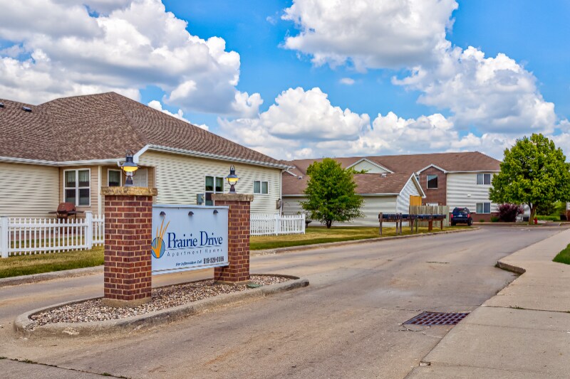 1435 Prairie Dr-Unit -Apt. #4 in Story City, IA - Building Photo