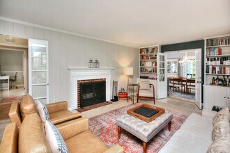 11 Treadwell Ave in Westport, CT - Building Photo - Building Photo
