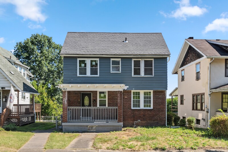 610 N 6th St in Clairton, PA - Building Photo