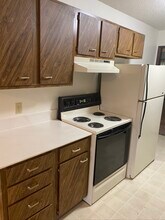 512 Breezy Point Dr in Clinton, IA - Building Photo - Building Photo