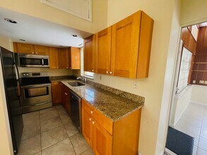 2229 Goldenrod St in Sarasota, FL - Building Photo - Building Photo