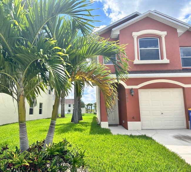property at 3900 Playa Del Sol Dr