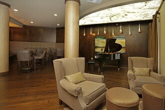 Uptown at St. John's in Jacksonville, FL - Foto de edificio - Interior Photo