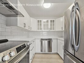 200 Shawnessy Dr SW in Calgary, AB - Building Photo