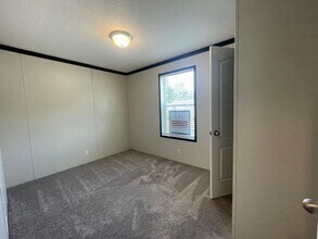 161 Apollo Ave in Flushing, MI - Building Photo - Building Photo