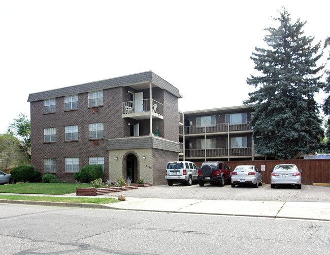 Joanna Apartments in Englewood, CO - Foto de edificio - Building Photo