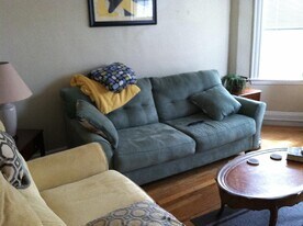 7 Lothian Rd, Unit 3 in Boston, MA - Building Photo