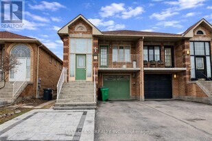 5323 Red Brush Dr in Mississauga, ON - Building Photo