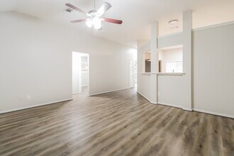 3030 Killdeer Ln in Humble, TX - Foto de edificio - Building Photo