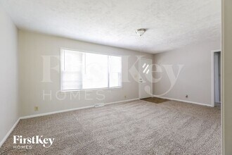 8405 E 47th St in Kansas City, MO - Foto de edificio - Building Photo