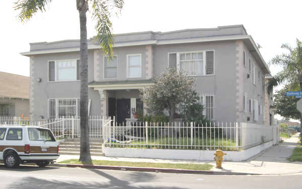 1212-1212 1/2 W 40th Pl in Los Angeles, CA - Building Photo