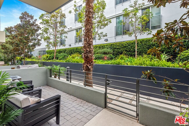 310 Washington Blvd in Marina Del Rey, CA - Foto de edificio - Building Photo