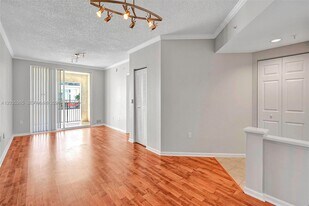 17150 N Bay Rd in Sunny Isles Beach, FL - Building Photo