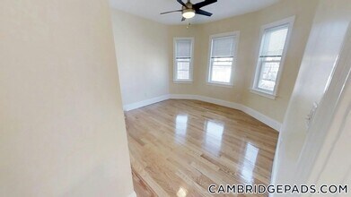 30 Cambridge Terrace, Unit 2 in Cambridge, MA - Building Photo - Building Photo