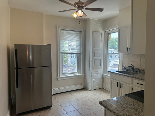 216 N Fulton St, Unit 2 in Allentown, PA - Building Photo - Building Photo