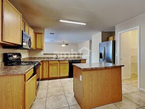 3250 W Jessica Ln in Phoenix, AZ - Building Photo - Building Photo