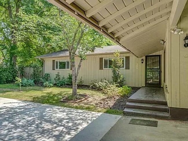 1584 Arcadia St in Memphis, TN - Building Photo - Building Photo