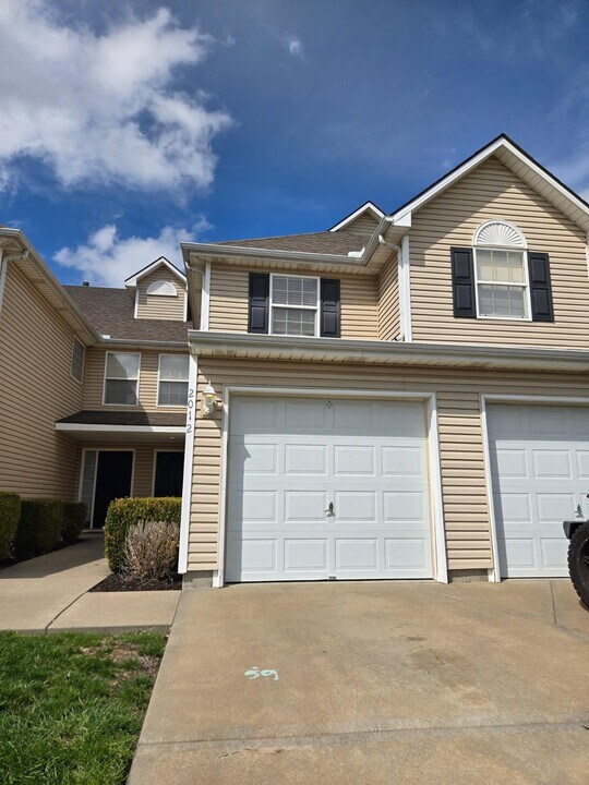 2012 Hickoryleaf Ln in Raymore, MO - Building Photo