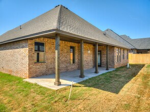 14517 Chambord Dr in Yukon, OK - Building Photo - Building Photo