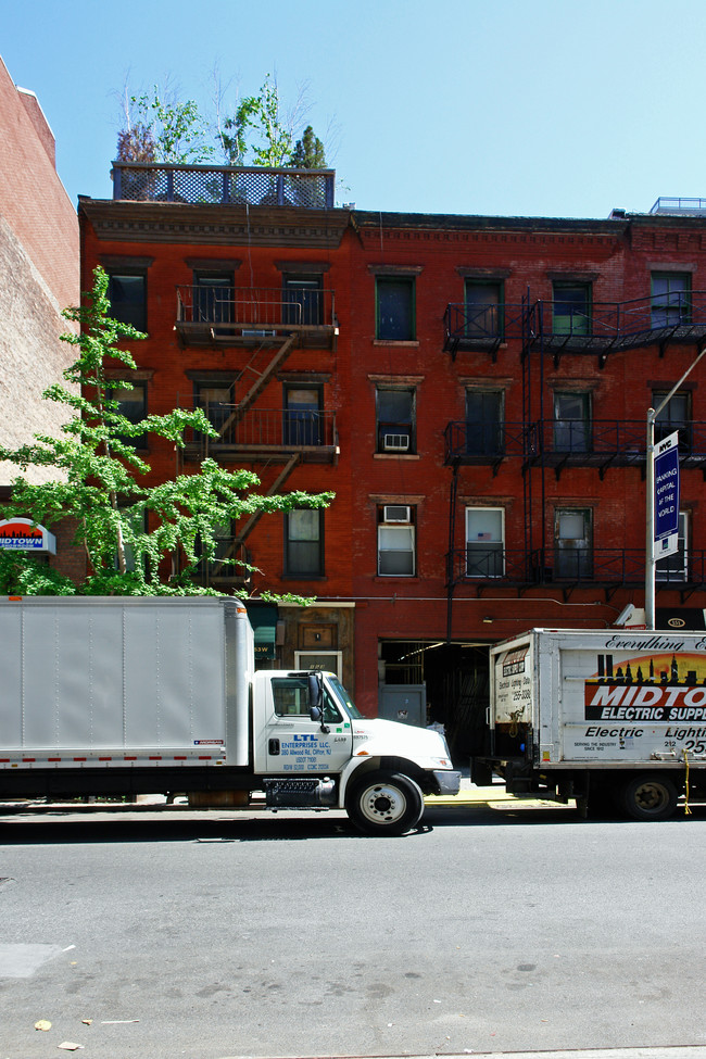 153 W 18th St in New York, NY - Foto de edificio - Building Photo
