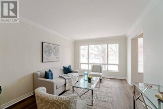 70 Montjoy Crescent in Brampton, ON - Building Photo - Building Photo