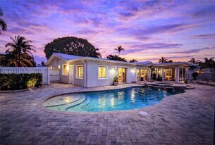 2070 NE 65th St in Fort Lauderdale, FL - Building Photo