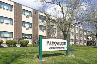 Parqwood Apartments