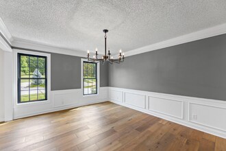 12752 Granada Ln in Leawood, KS - Foto de edificio - Building Photo