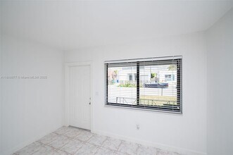 2340 SW 16th St in Miami, FL - Building Photo - Building Photo